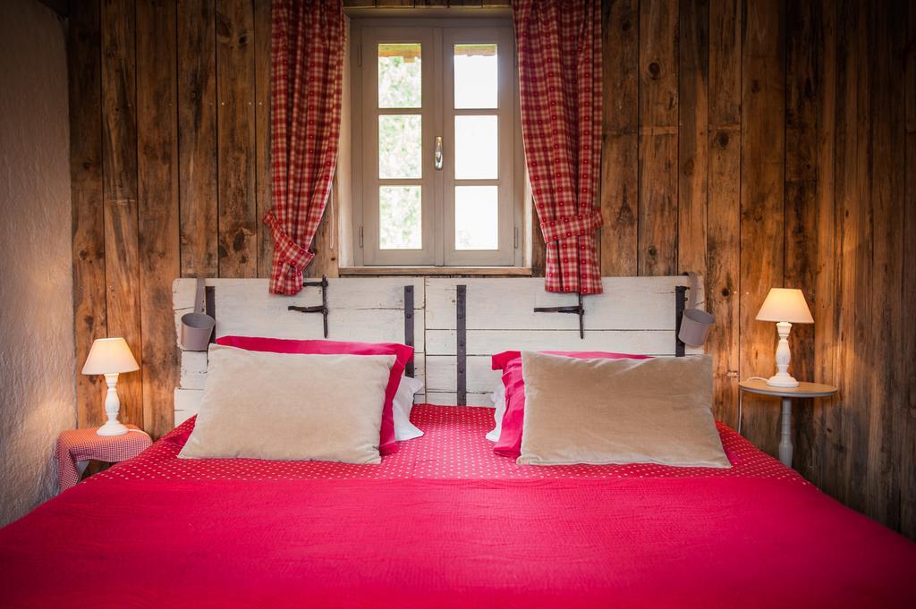 Chambres D'Hotes La Combe De Redoles Tour-de-Faure Exteriör bild